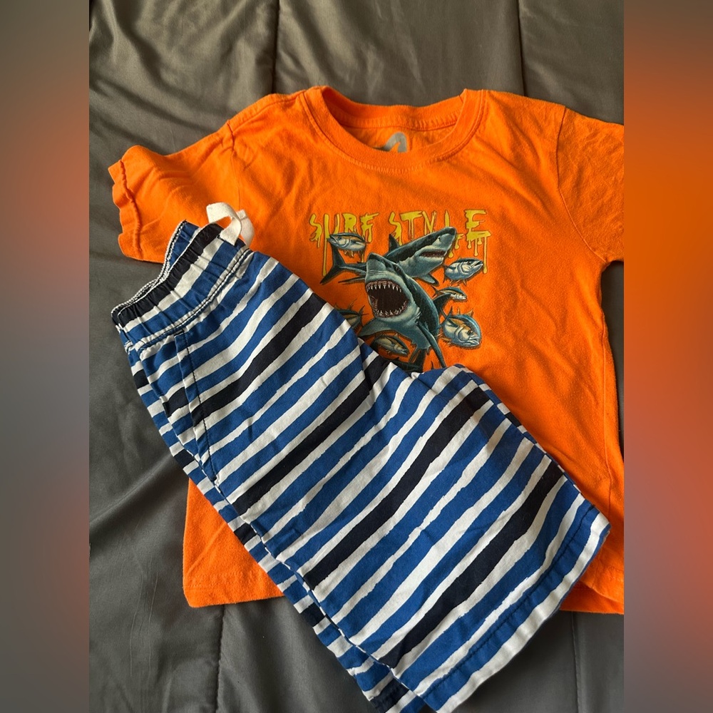Boys XS 5T outfit. Shark shirt blue striped shorts